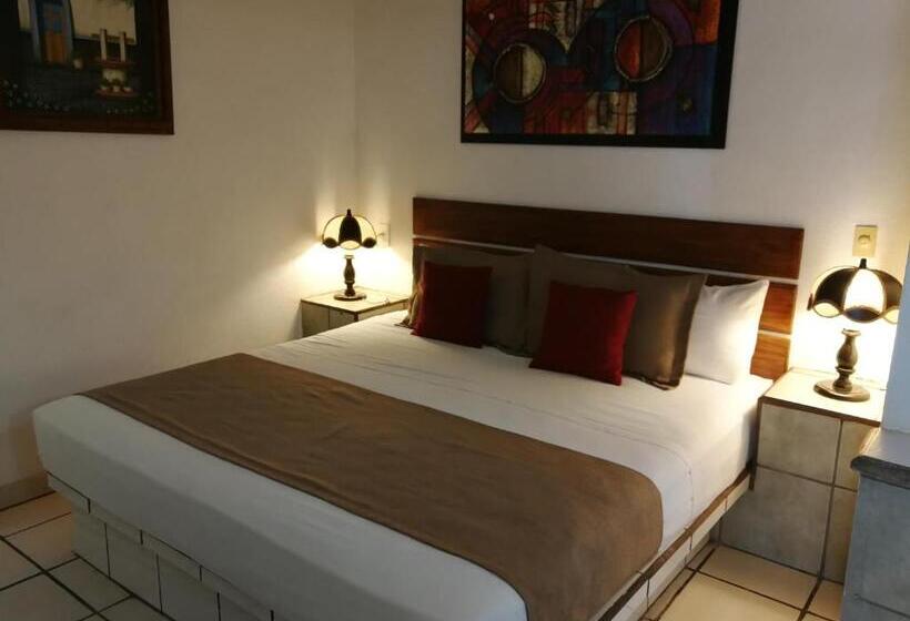 إستوديو قياسى سرير كينج, Hacienda De Melaque