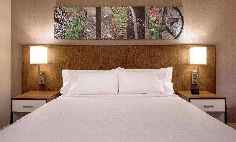 Номер Deluxe Кровать Кинг, Hilton Garden Inn Downtown Dallas