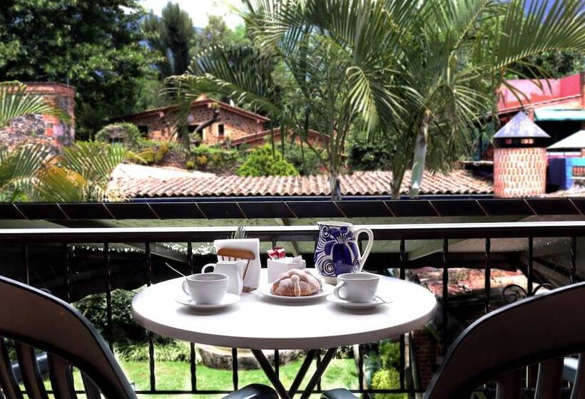 غرفة قياسية ثلاثية, La Posada Del Valle