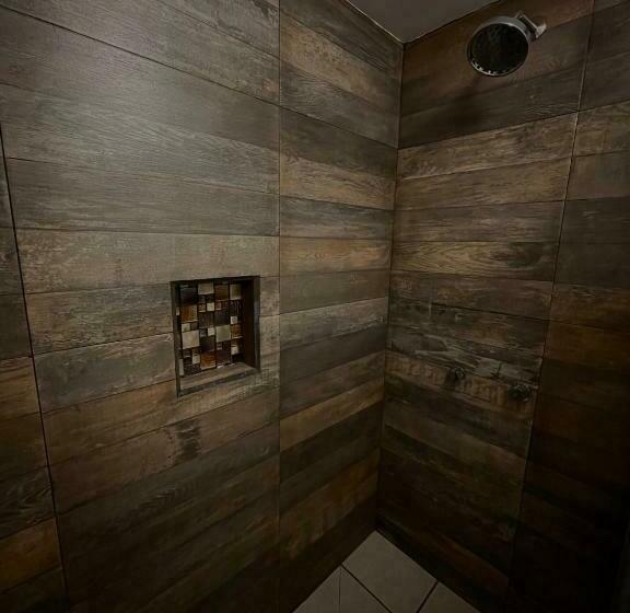 スタンダードルーム, Los Valles