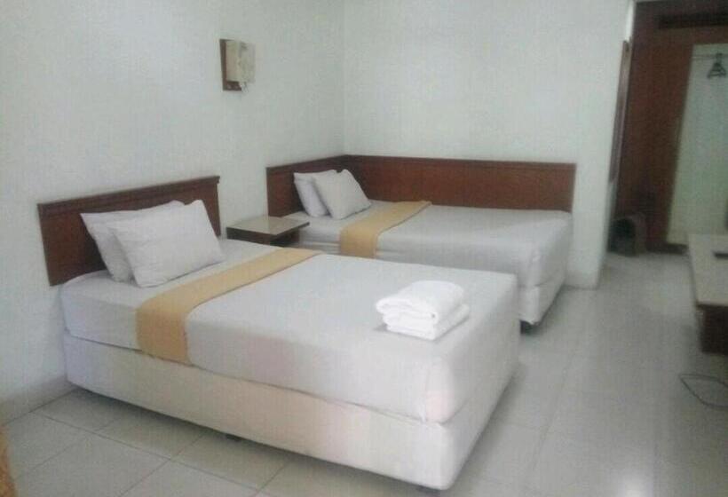 Номер Стандарт, Pandu Lakeside Hotel Parapat