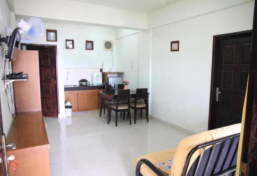 Семейный Номер, Pandu Lakeside Hotel Parapat