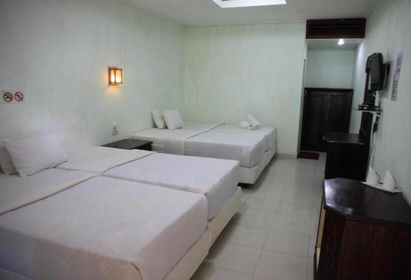 Четырехместный Номер Deluxe, Pandu Lakeside Hotel Parapat