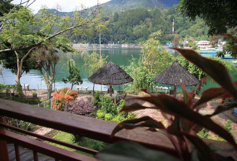 Четырехместный Номер Стандарт, Pandu Lakeside Hotel Parapat