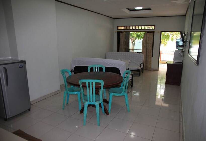 Семейный Номер, Pandu Lakeside Hotel Parapat