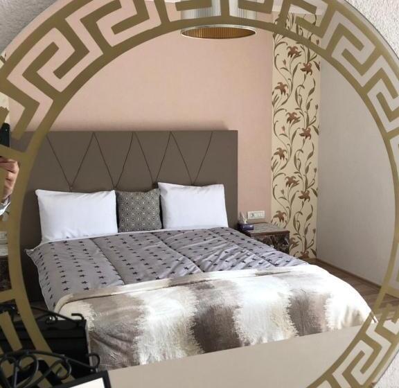 اتاق استاندارد, Royal