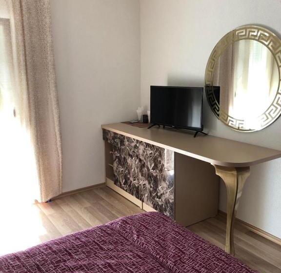 اتاق استاندارد یک نفره, Royal