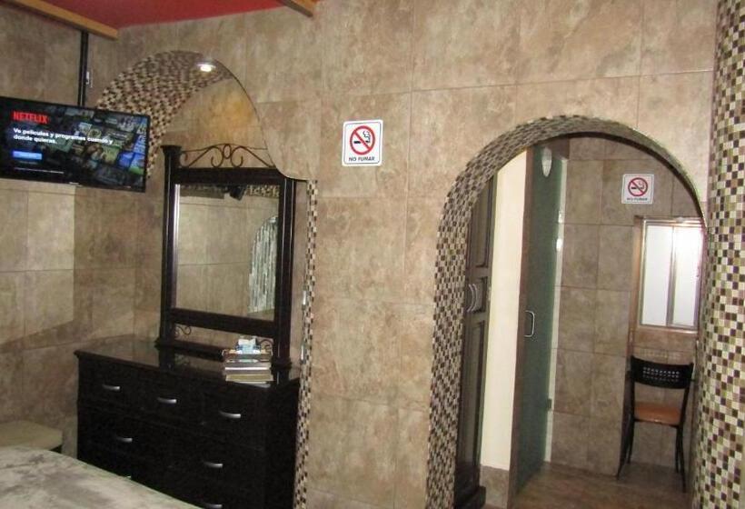 جناح ديلوكس سرير كينج, 1973