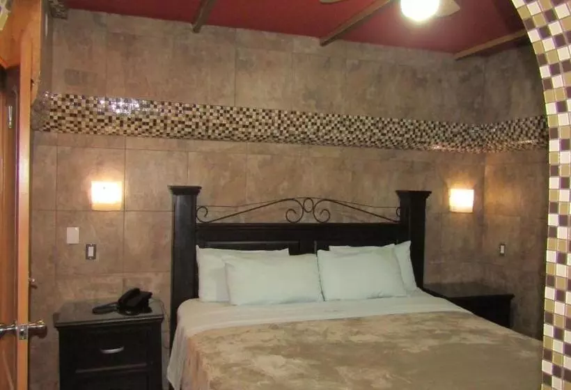 Deluxe Suite King Bed, 1973