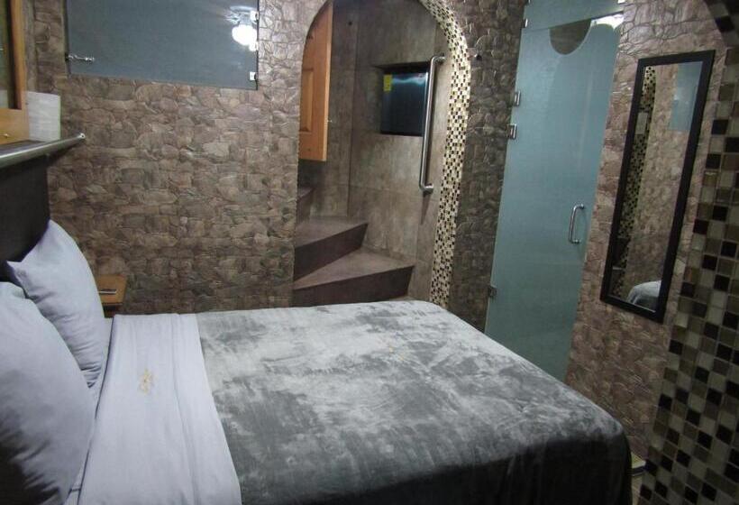 غرفة ديلوكس, 1973