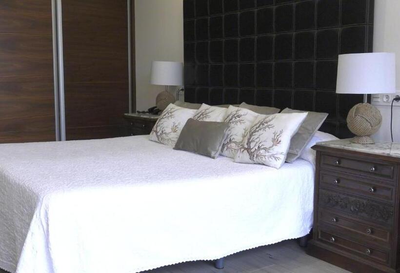 디럭스 자쿠지룸, Rural Playa De Aguilar