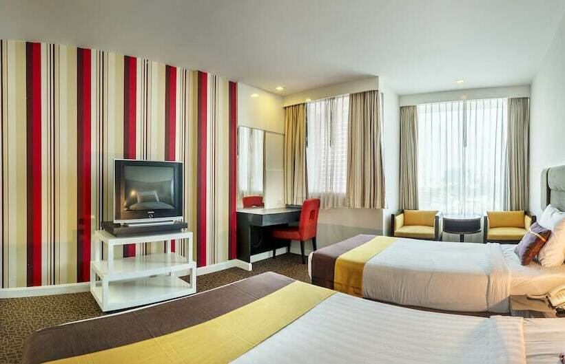 Chambre Standard, Thamrongin