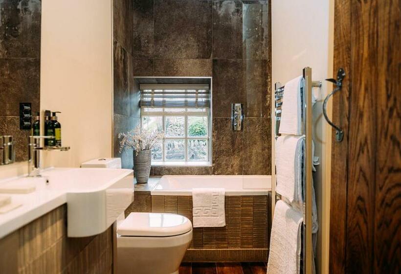 デラックスルーム, The Assheton Arms