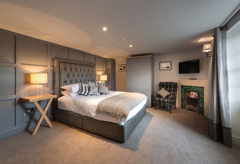 デラックスルーム, The Assheton Arms