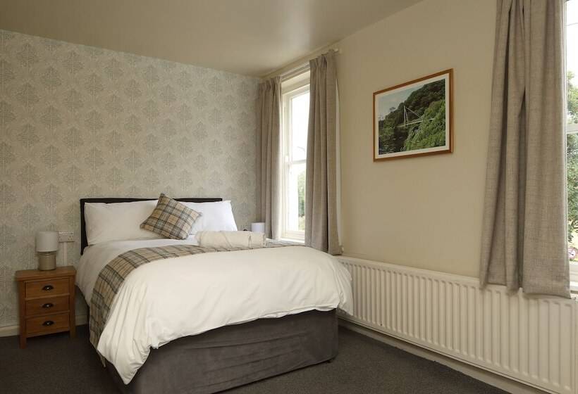 اتاق استاندارد, The Avenue