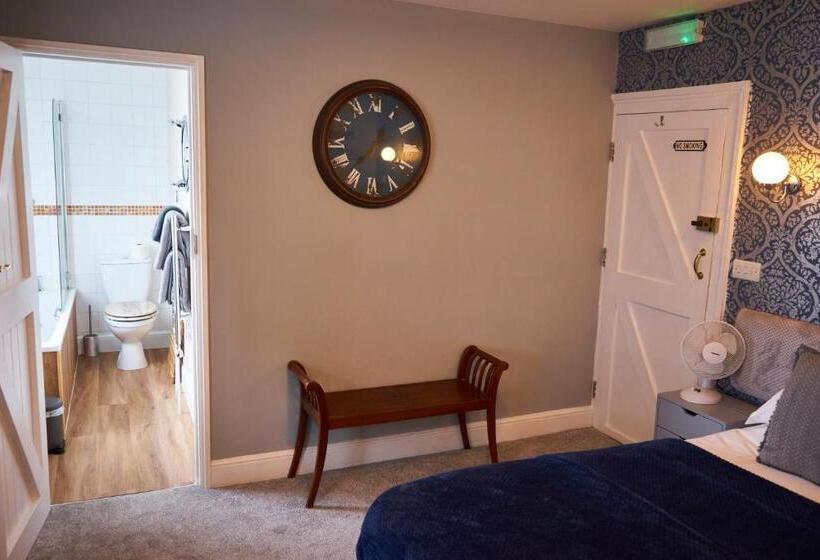 غرفة قياسية ثلاثية, The Coachmakers Arms