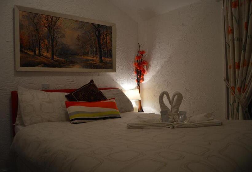 Номер Стандарт, Wilsons Hotel   Blackpool Tower View