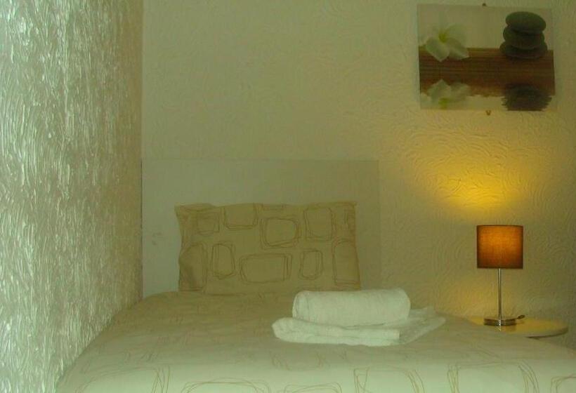 Номер Стандарт Совместная Ванная, Wilsons Hotel   Blackpool Tower View