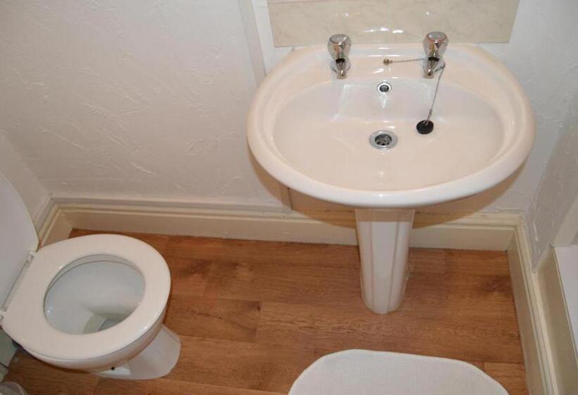 Номер Basic, Wilsons Hotel   Blackpool Tower View