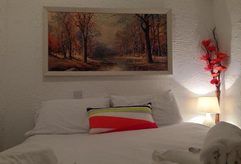 Номер Стандарт, Wilsons Hotel   Blackpool Tower View