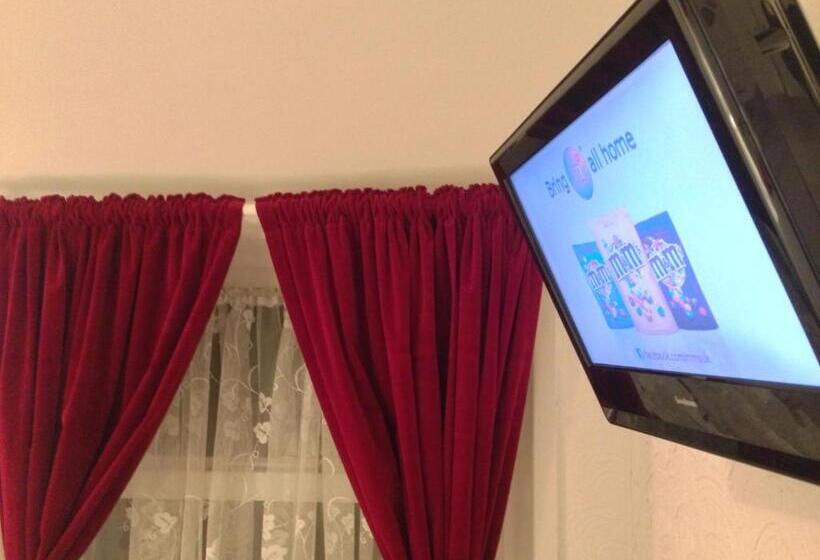 Номер Стандарт, Wilsons Hotel   Blackpool Tower View