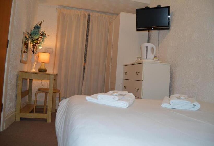 Номер Basic, Wilsons Hotel   Blackpool Tower View
