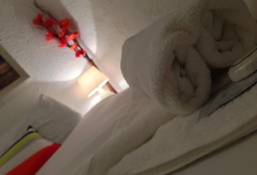 Номер Стандарт, Wilsons Hotel   Blackpool Tower View