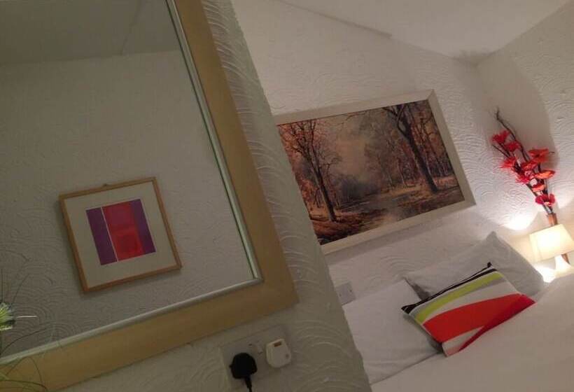 Номер Стандарт, Wilsons Hotel   Blackpool Tower View