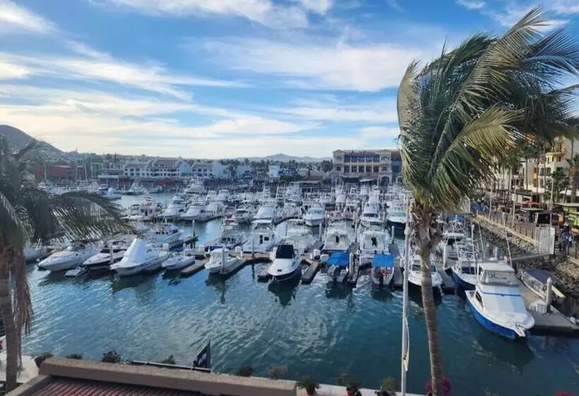 استودیو استاندارد با بالکن, Marina Cabo Plaza Unit 107a