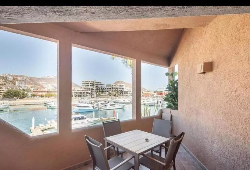 استودیو استاندارد با بالکن, Marina Cabo Plaza Unit 107a