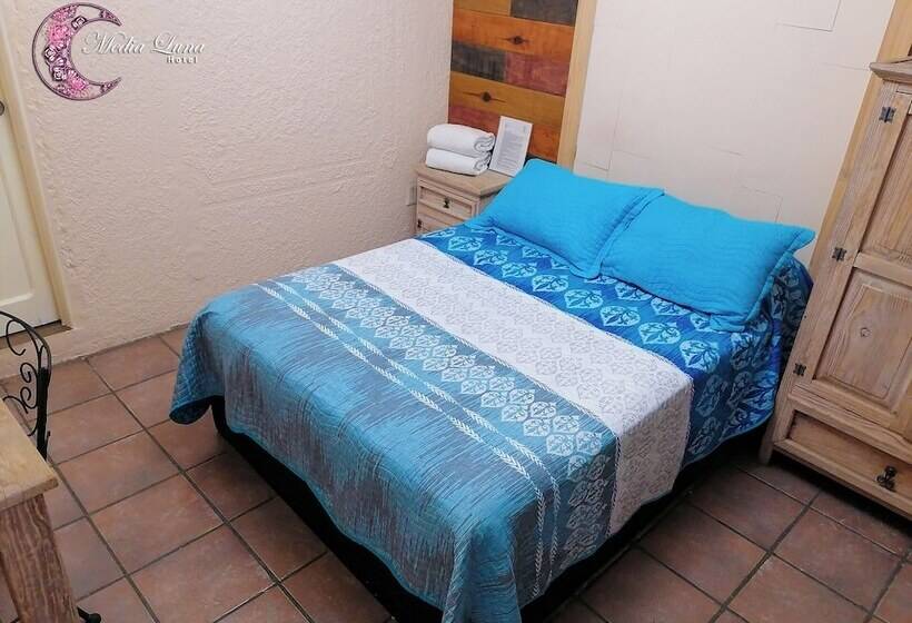 غرفة قياسية, Media Luna