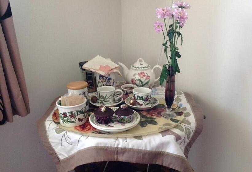 Номер Superior, Swallows Rest