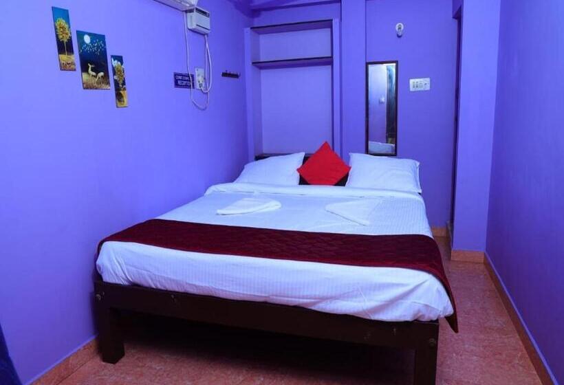 标准平房, Eagle Nest Residency