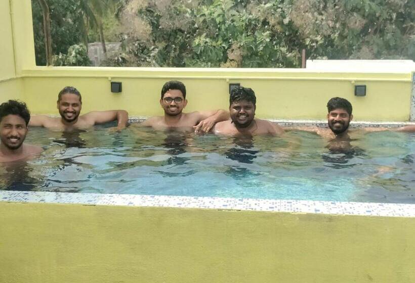 豪华房间, Eagle Nest Residency