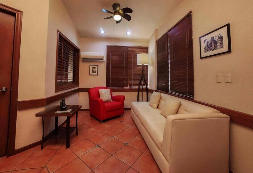 جناح, Alcazar Suites