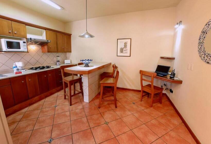 סוויטה, Alcazar Suites