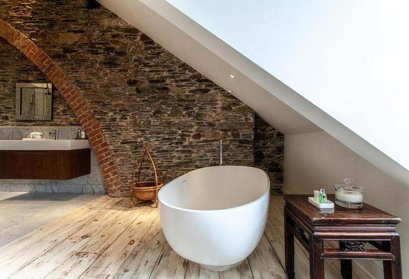 주니어 스위트, Anran At Tidwell Farm