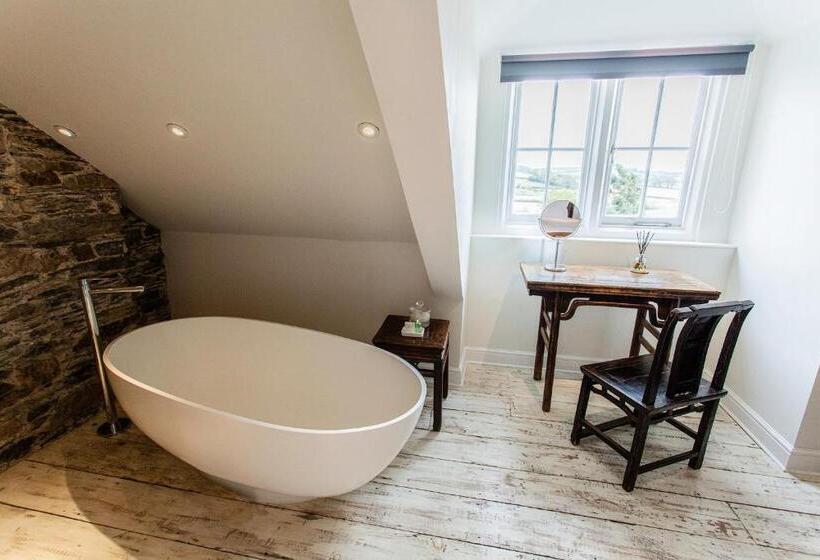 주니어 스위트, Anran At Tidwell Farm