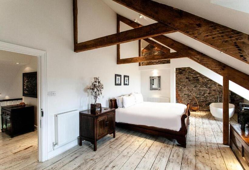 주니어 스위트, Anran At Tidwell Farm