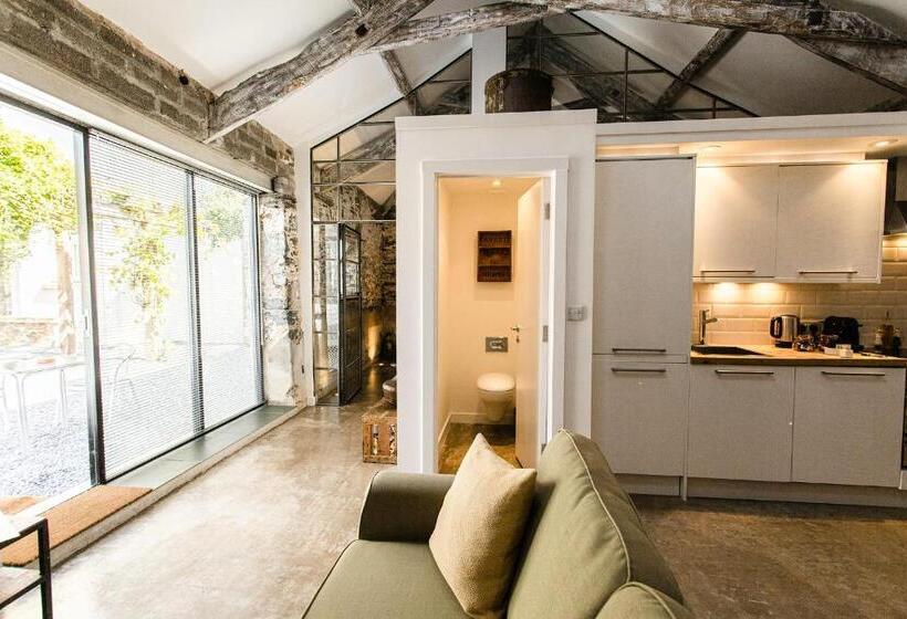 디럭스 스위트, Anran At Tidwell Farm