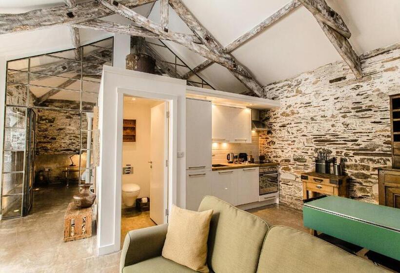 디럭스 스위트, Anran At Tidwell Farm