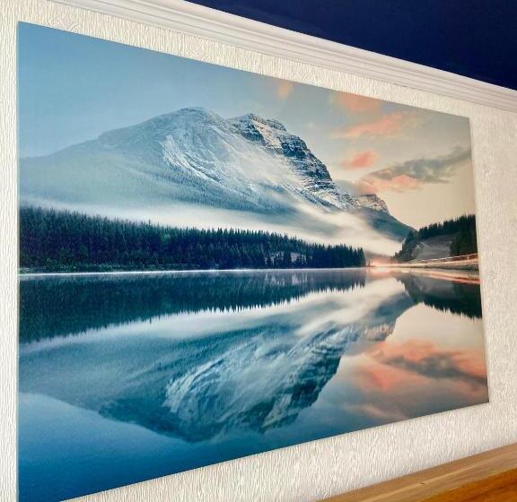 高级三人间, Cartref Guest House