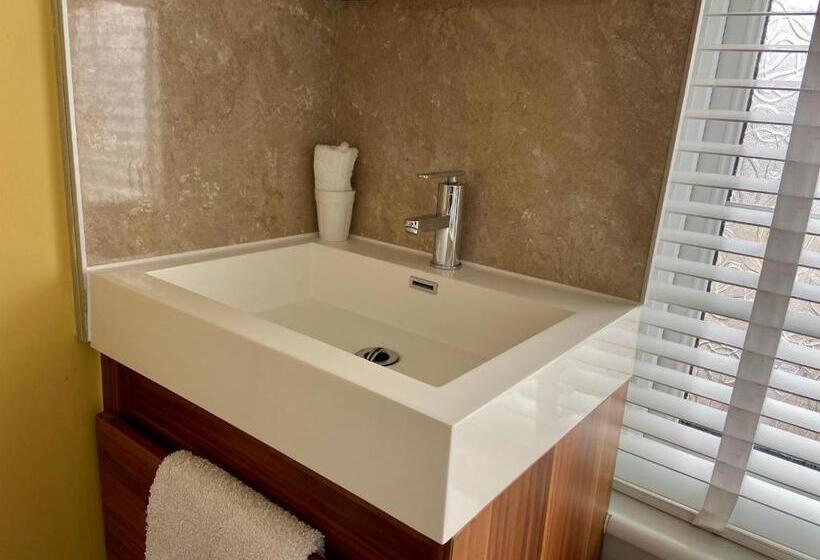 单人经济间, Cartref Guest House