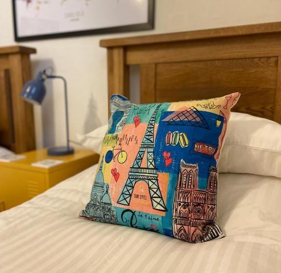 标准三人间, Cartref Guest House