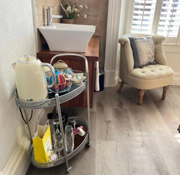 标准单人间, Cartref Guest House