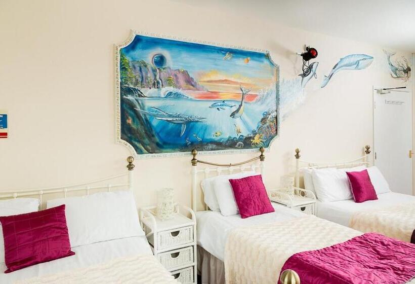 شقة غرفة نوم واحدة بالطابق الأرضى, Heywood Hall