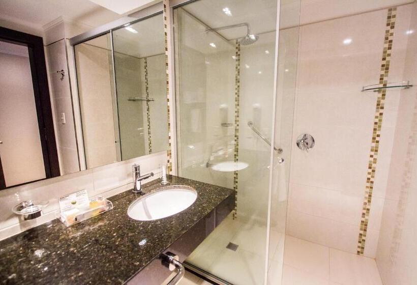 سوئیت با چشم‌انداز رودخانه, Carnaval Hotel Casino