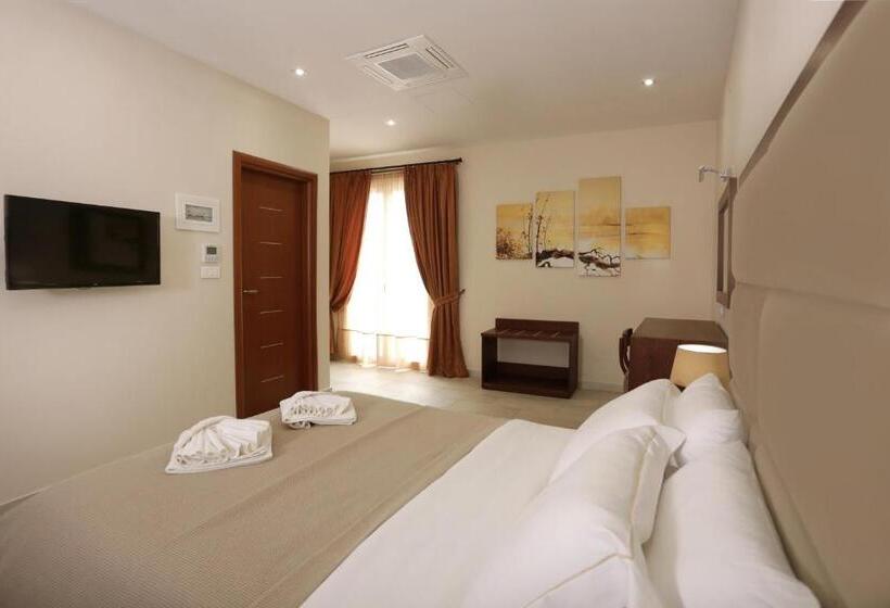 高级大房间, Aktaion