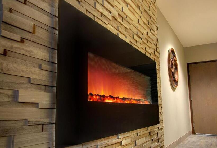 סוויטה מותאמת לאדם עם מוגבלויות, Indigo Traverse City, An Ihg