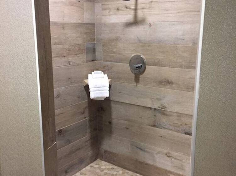 סוויטה מותאמת לאדם עם מוגבלויות, Indigo Traverse City, An Ihg